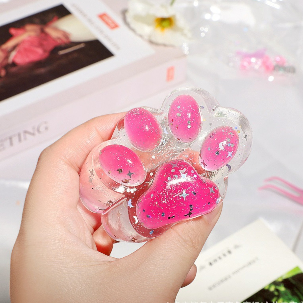 GNIOTEK ANTYSTRESOWY KOCIA ŁAPKA SZKIELET RYBY SQUISHY ŁAPKA RYBKA MOCHI