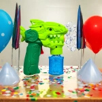 PISTOLET DO BANIEK MYDLANYCH REKIN WYRZUTNIA + PŁYN MEGA BAŃKI MYDLANE