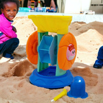 ZESTAW ZABAWEK DO ZABAWY W PIASKU 5w1 MŁYNEK GRABKI ŁOPATA FOREMKI NA PLAŻĘ