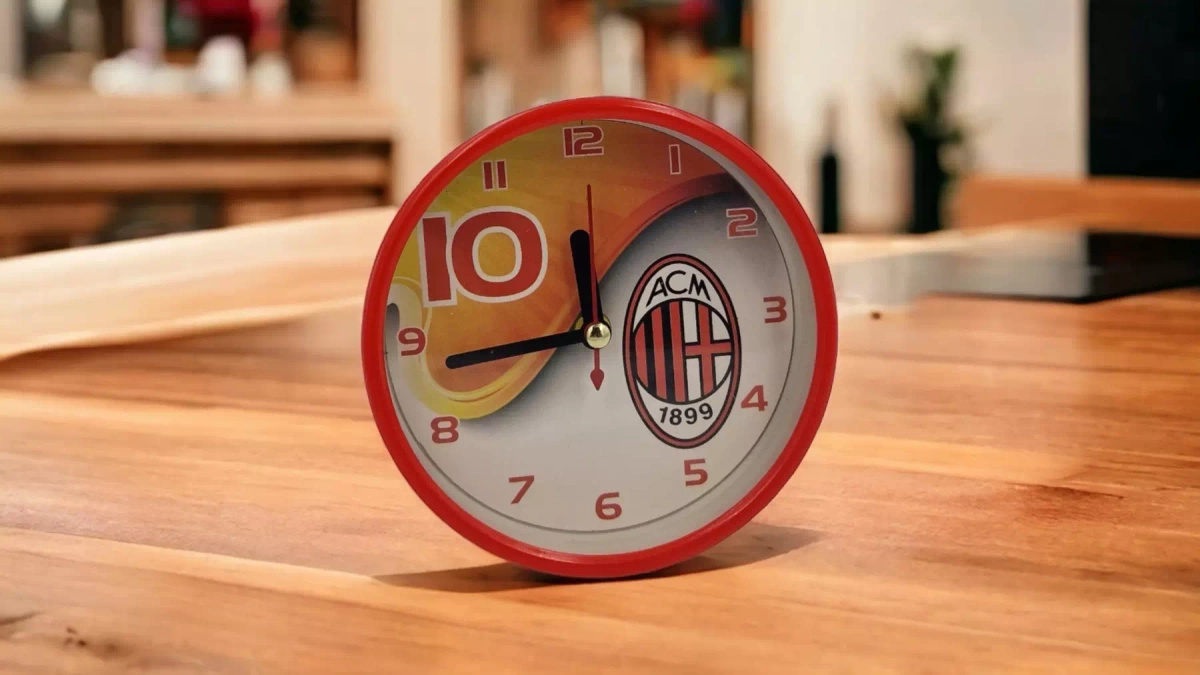 ZEGAREK DLA KIBICA BUDZIK ZEGAR A.C. MILAN DLA FANÓW DRUŻYNY Z MEDIOLANU