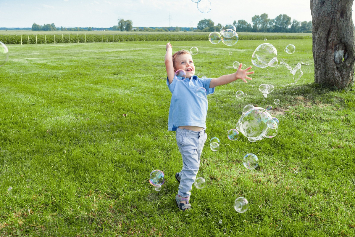 TUBAN ZESTAW DO BANIEK MYDLANYCH OBRĘCZ MOTYLEK + PŁYN 250ML