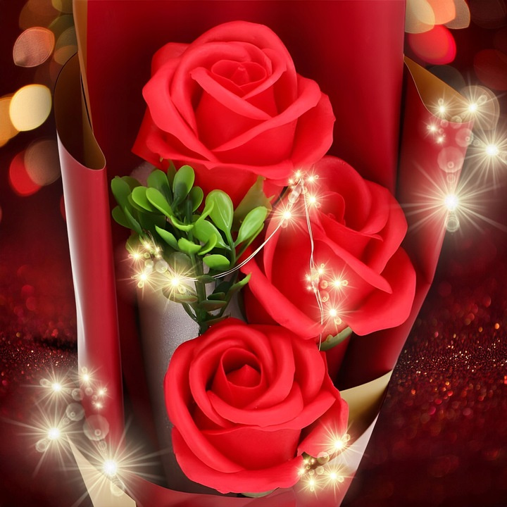 WIECZNA RÓŻA W PUDEŁKU ŚWIĘCĄCA FLOWER BUKIET RÓŻ NA PREZENT NA DZIEŃ MATKI
