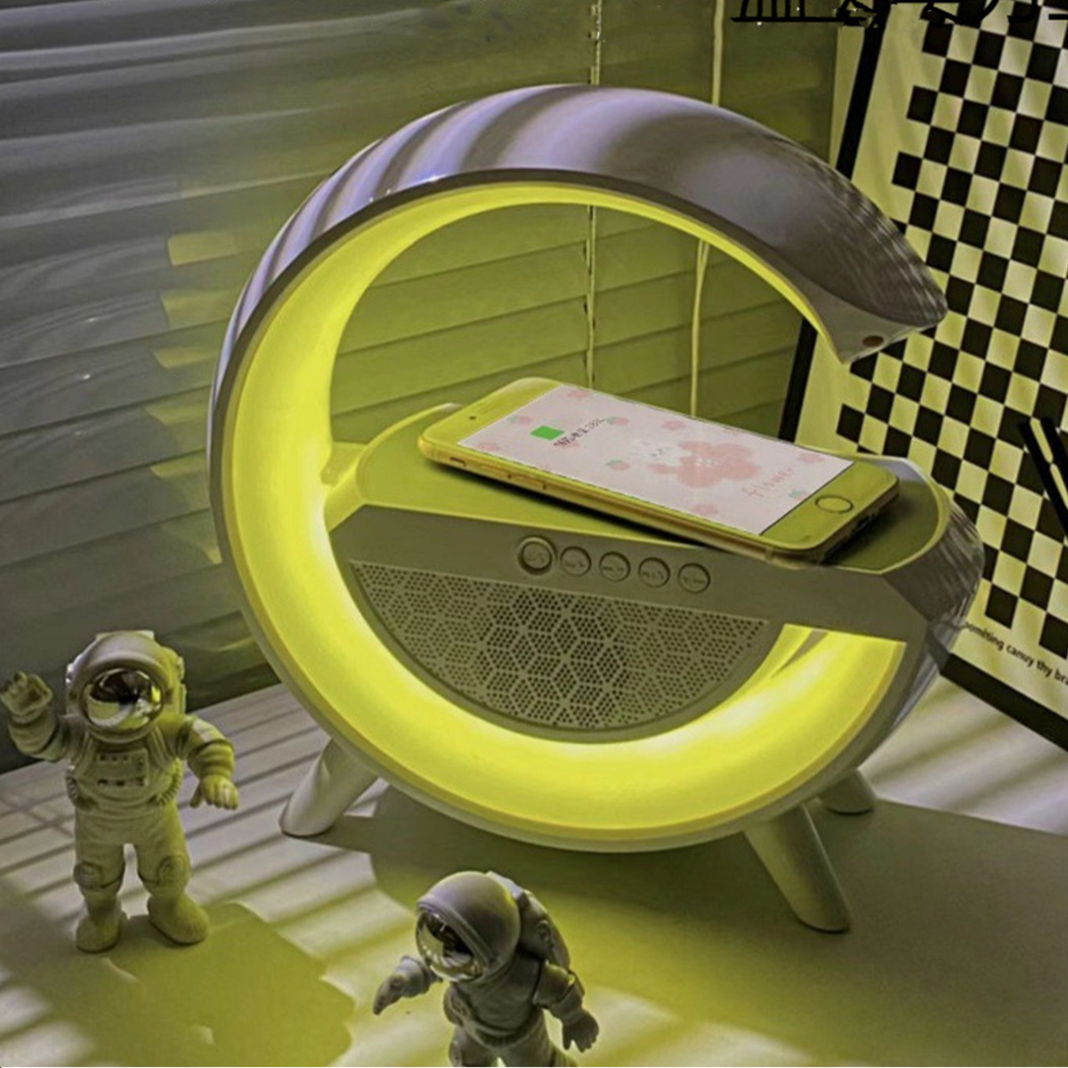 Nowoczesna Lampka Led RGB Z Ładowarką Indukcyjną 15W Głośnik Bluetooth 