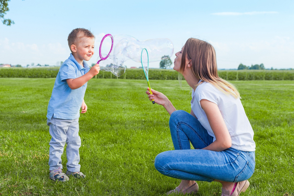 TUBAN ZESTAW DO BANIEK MYDLANYCH OBRĘCZ MOTYLEK + PŁYN 250ML
