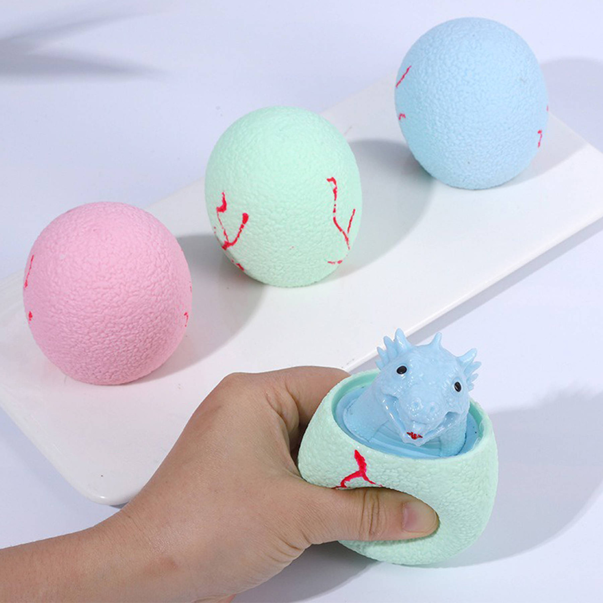 ZABAWKA ANTYSTRESOWA GNIOTEK JAJO DINOZAURA