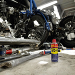 WD-40 UNIWERSALNY ŚRODEK DO SMAROWANIA OCHRONY I CZYSZCZENIA DO SAMOCHODU