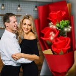 WIECZNA RÓŻA W PUDEŁKU ŚWIĘCĄCA FLOWER BUKIET RÓŻ NA PREZENT NA DZIEŃ MATKI