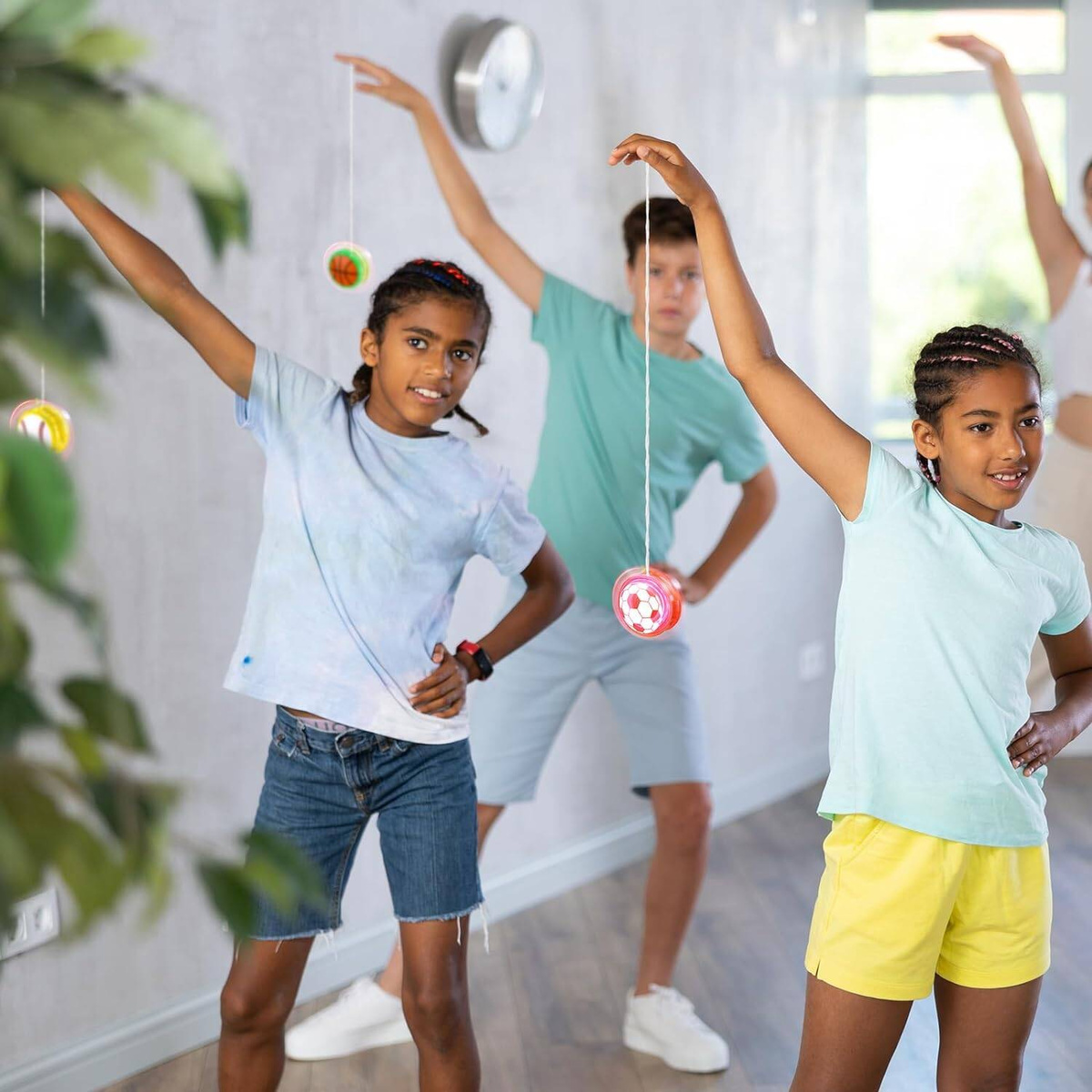 JOJO ŚWIECĄCE DO ZABAWY DLA DZIECI YOYO ŚWIECI TRIKI KOLOROWE PIŁKA NOŻNA