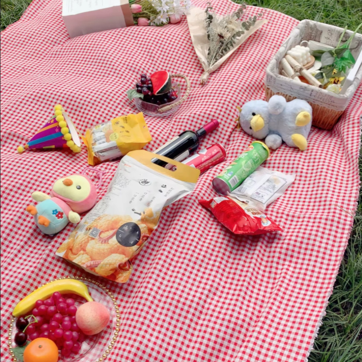 MATA PIKNIKOWA NA PLAŻĘ KOC BIWAKOWY WODOODPORNA PRZENOŚNA DUŻA 2x2m KRATA