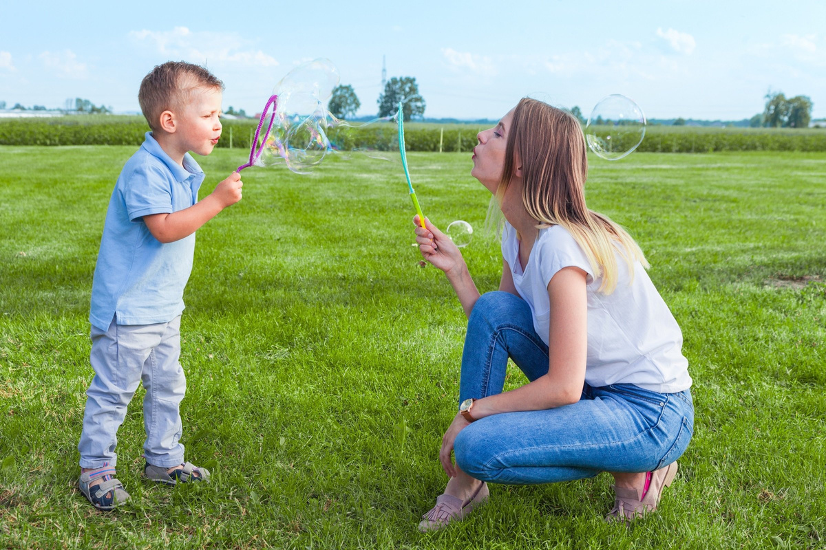 TUBAN ZESTAW DO BANIEK MYDLANYCH OBRĘCZ MOTYLEK + PŁYN 250ML