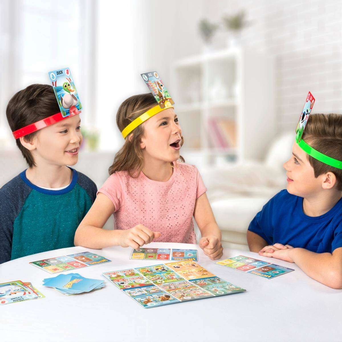 HEDBANZ Junior CZÓŁKO gra dla dzieci kalambury zgadnij kim jestem POLSKA
HEDBANZ JUNIOR TOWARZYSKA GRA RODZINNA CZÓŁKO
