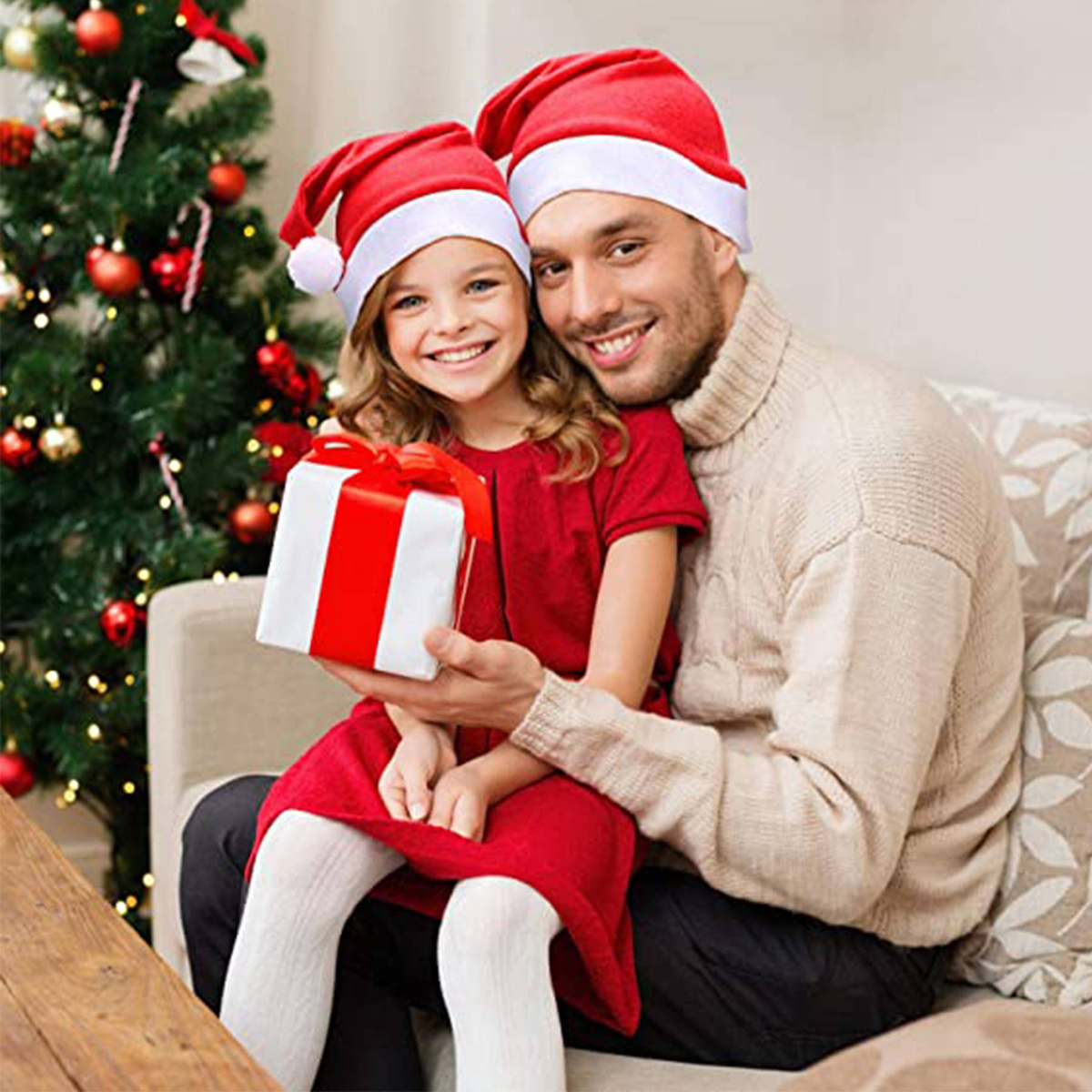 CZAPKA MIKOŁAJA Z POMPONEM NA ŚWIĘTA PREZENT MIŁA IDEALNY DODATEK DO STROJU