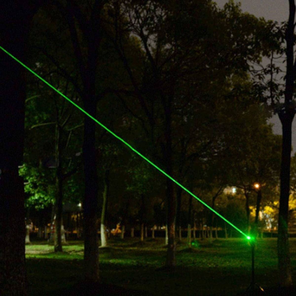 MOCNY WSKAŹNIK LASEROWY LASER POINTER ZIELONY AKU + ŁADOWARKA I NAKŁADKA
