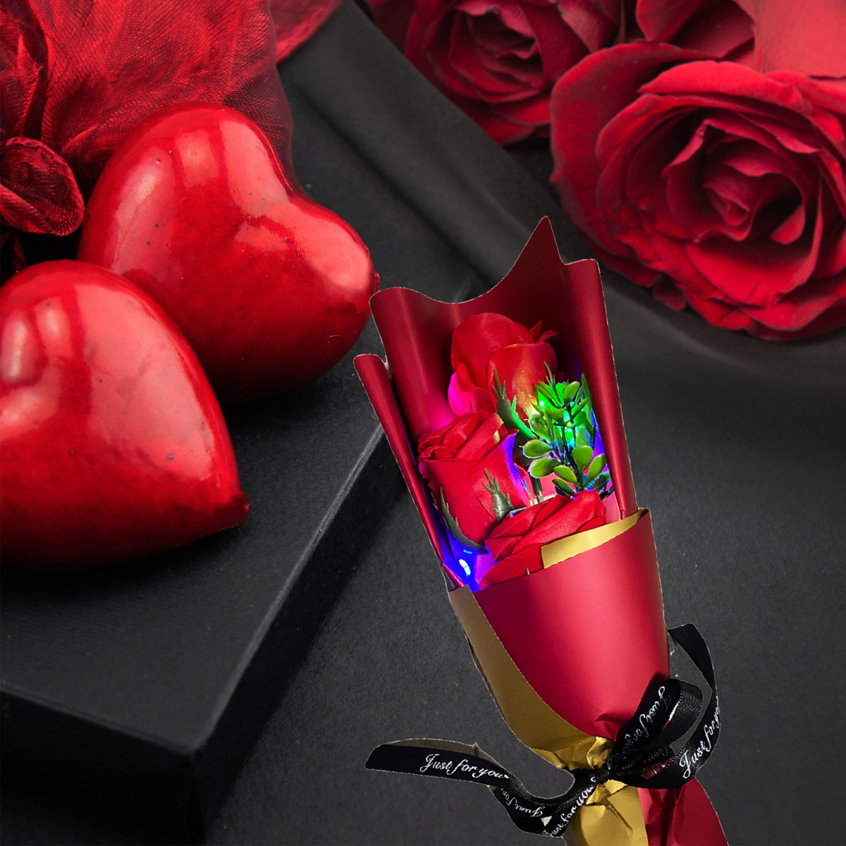 WIECZNA RÓŻA W PUDEŁKU ŚWIĘCĄCA FLOWER BUKIET RÓŻ NA PREZENT NA DZIEŃ MATKI