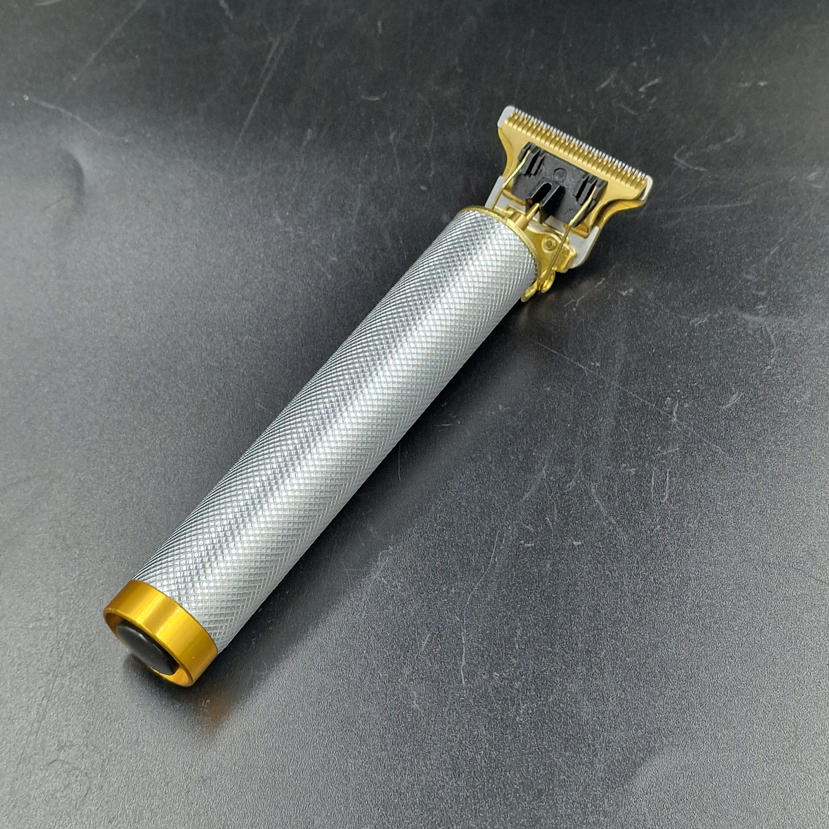 MASZYNKA GOLARKA DO STRZYŻENIA GOLENIA BRODY WŁOSÓW ZAROSTU PREZENT