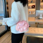 PLUSZOWA TOREBKA KOCIA ŁAPKA ŁAŃCUSZEK TORBA FUTRZANA ŁAPKA MIĘKKI PLUSZAK